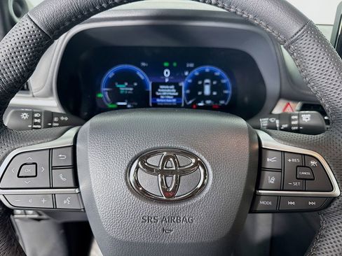 New 2026 Toyota Sienna Limited image 15