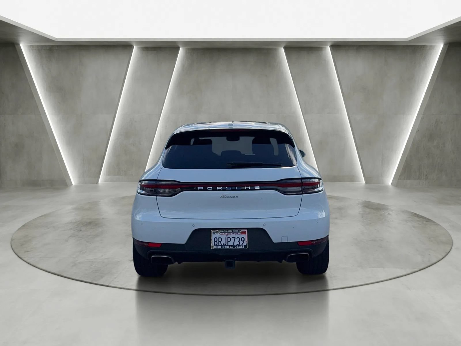 Used 2019 Porsche Macan AWD/4WD image 4