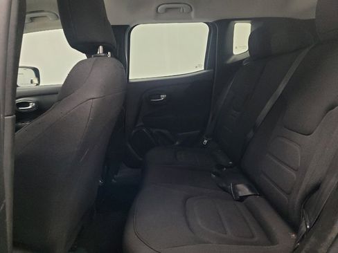 Used 2020 Jeep Renegade Latitude image 18