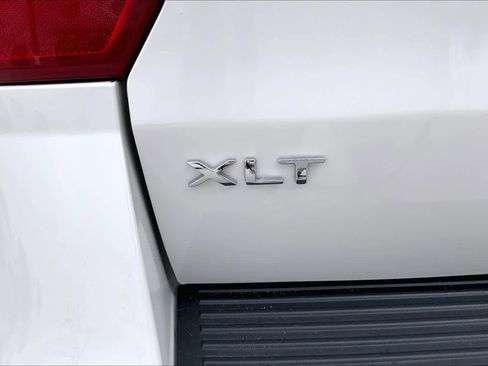 Used 2018 Ford Expedition XLT w/ Equipment Group 202A image 9