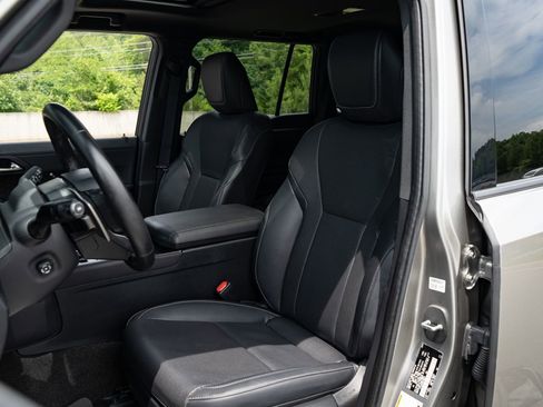 Used 2024 Lexus GX 550 w/ Accessory Package (Z1) AWD/4WD image 24