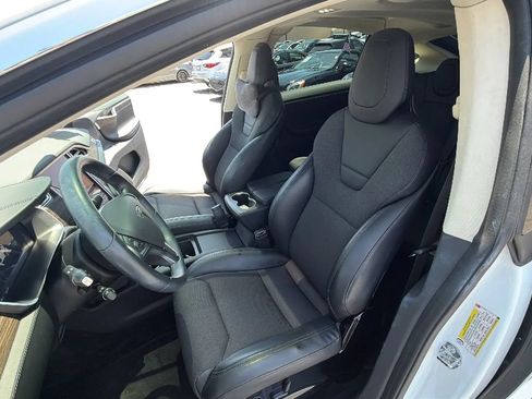 Used 2017 Tesla Model X 75D AWD/4WD image 15