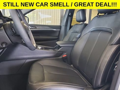 Used 2026 Jeep Grand Cherokee Limited AWD/4WD image 9