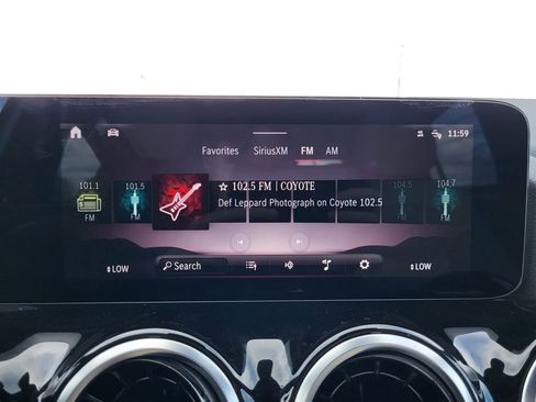 Used 2025 Mercedes-Benz GLA 250 4MATIC image 18