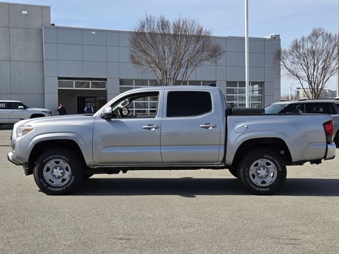 Used 2021 Toyota Tacoma SR AWD/4WD image 2