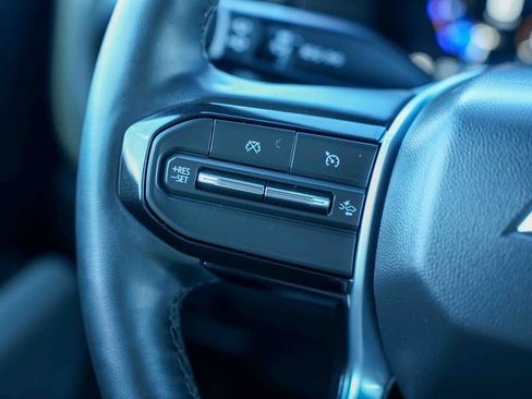 Used 2025 Chevrolet Colorado ZR2 w/ Midnight Edition image 28