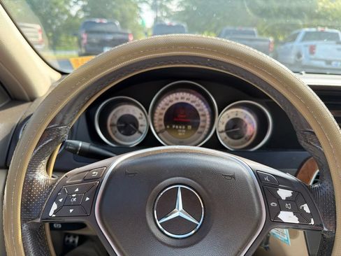 Used 2012 Mercedes-Benz C 250 Sedan image 5