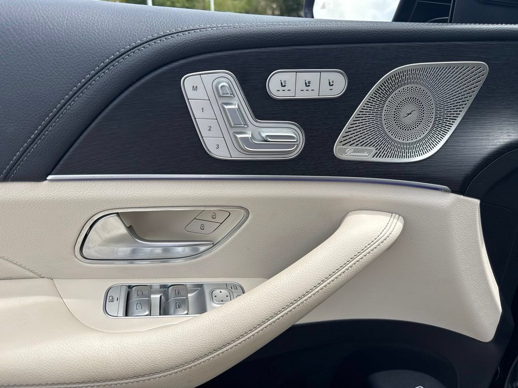 Used 2024 Mercedes-Benz GLS 580 4MATIC image 14