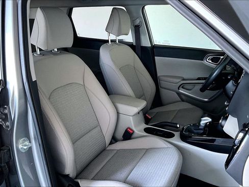 Used 2022 Kia Soul EX image 10