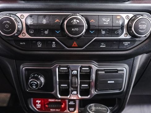 Used 2023 Jeep Gladiator Rubicon w/ LED Lighting Group AWD/4WD image 15