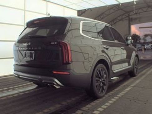 Used 2022 Kia Telluride SX w/ SX Prestige Package AWD/4WD image 3