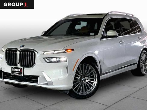 Used 2025 BMW X7 xDrive40i AWD/4WD image 1