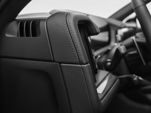 New 2026 Porsche Cayenne GTS image 34