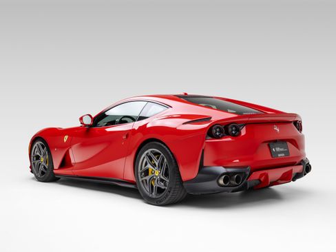 Used 2020 Ferrari 812 Superfast RWD image 5
