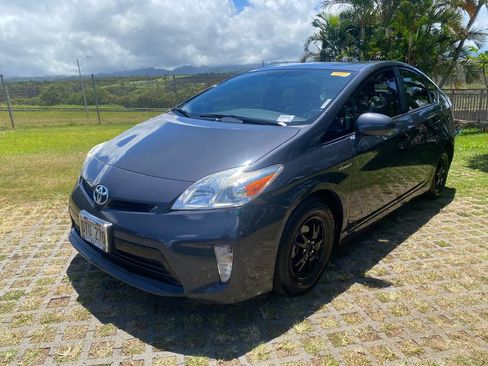 Used 2015 Toyota Prius Four FWD image 3