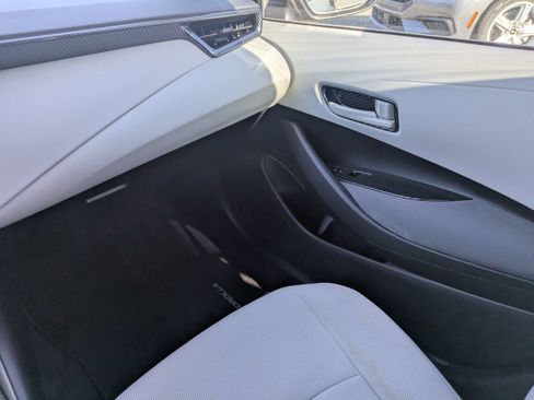 Used 2022 Toyota Corolla LE FWD image 19