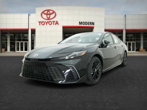 New 2026 Toyota Camry SE image 4