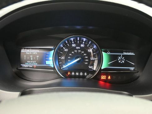 Used 2018 Ford Explorer XLT w/ Equipment Group 202A FWD image 13