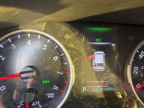 Used 2019 Toyota RAV4 XLE w/ Carpet Mat Package image 4