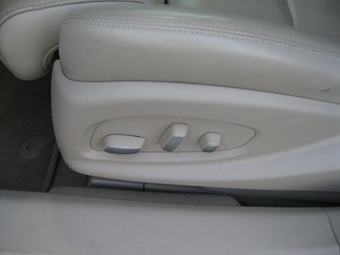 Used 2016 Cadillac XTS Premium image 13