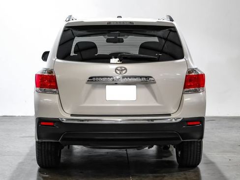 Used 2013 Toyota Highlander Limited FWD image 12