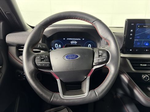 Used 2025 Ford Explorer ST-Line w/ ST-Line Street Pack image 28