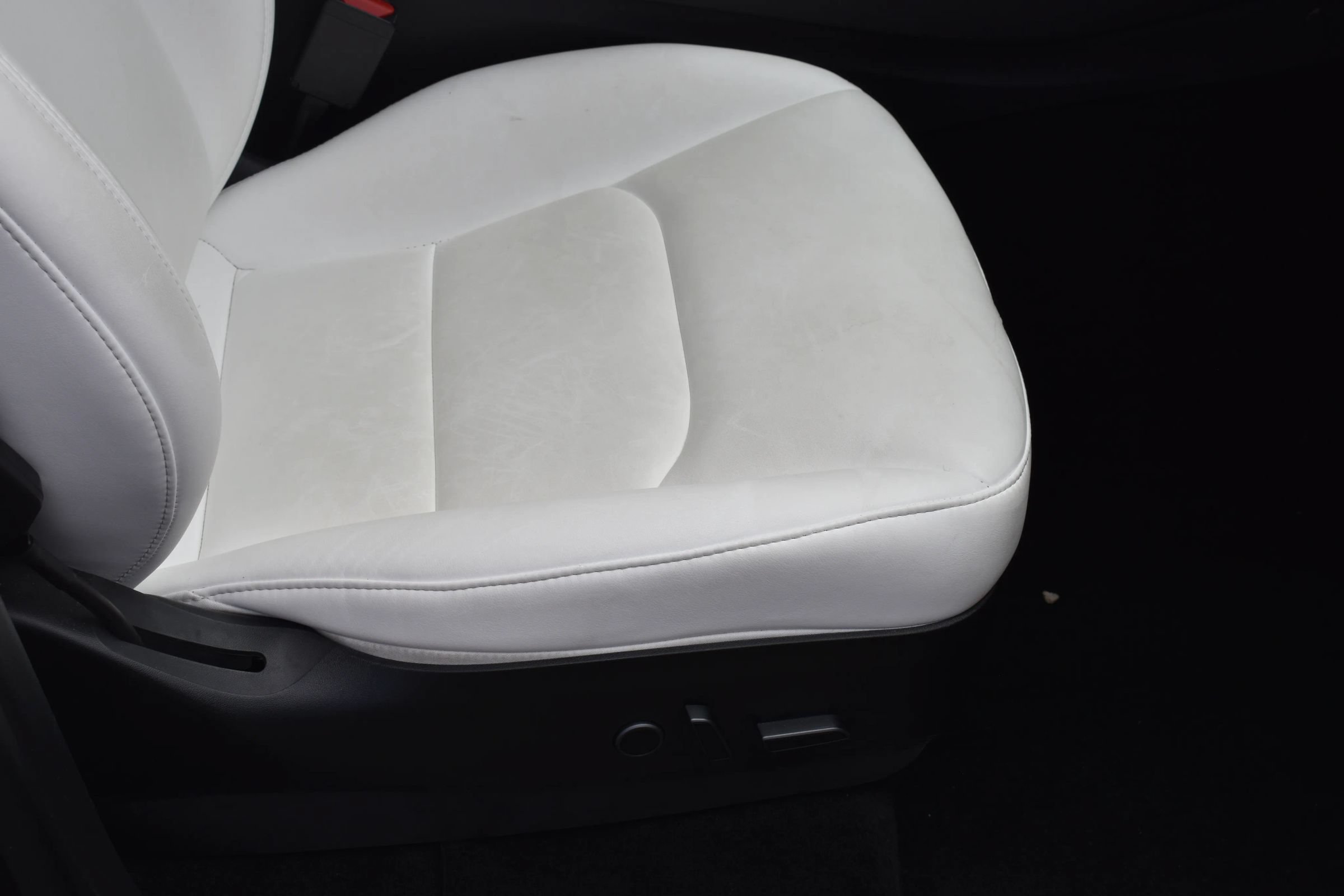 Used 2024 Tesla Model Y Performance AWD/4WD image 12