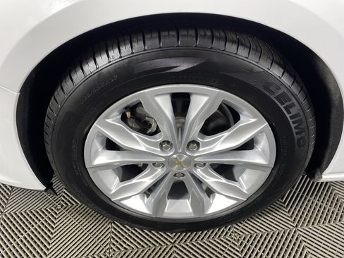 Used 2023 Chevrolet Malibu LT FWD image 11
