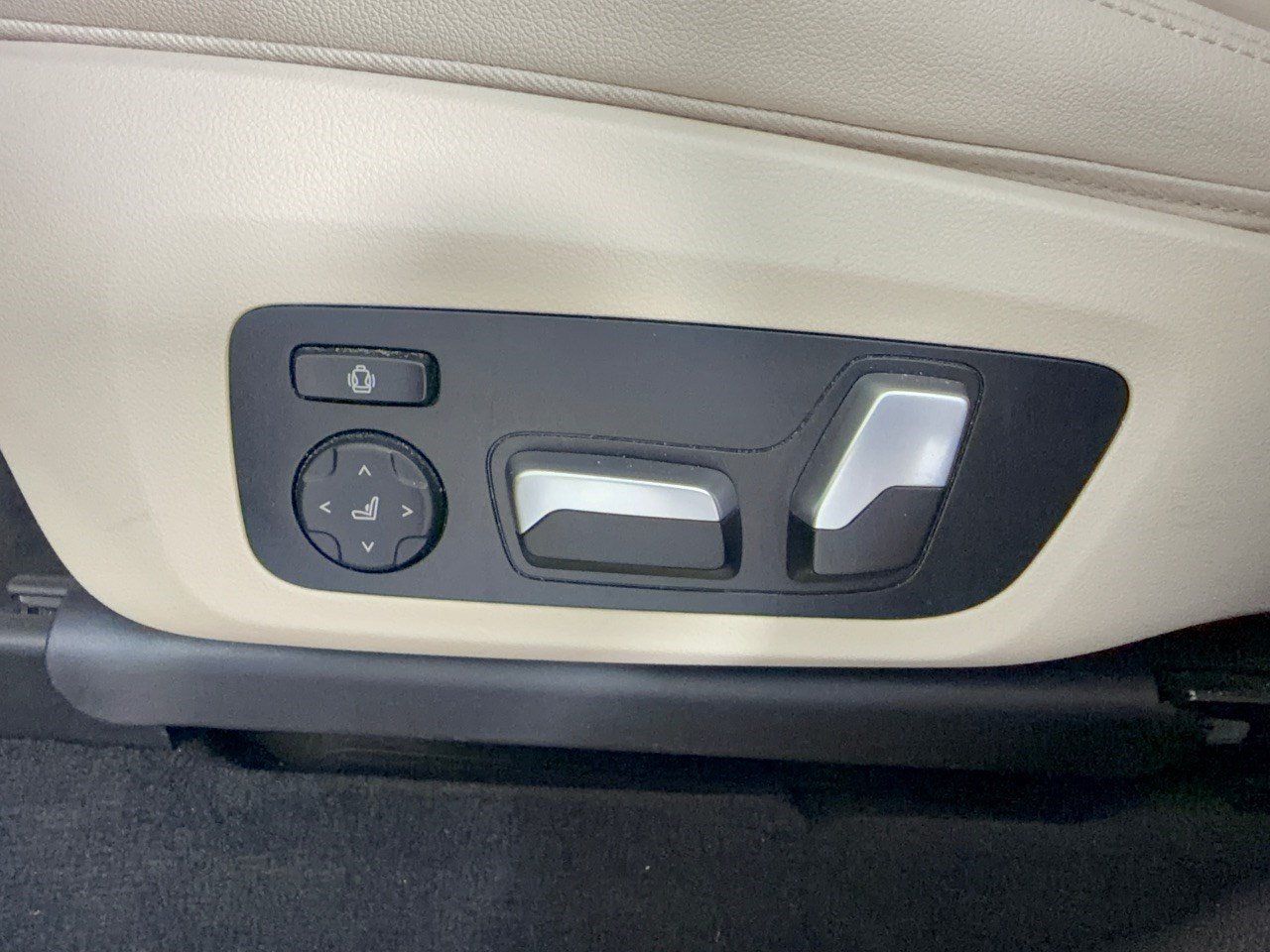 Used 2021 BMW X3 sDrive30i w/ M Sport Package RWD image 16