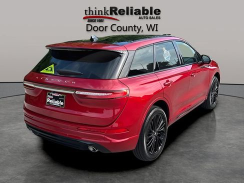Used 2024 Lincoln Corsair AWD w/ Equipment Group 101A image 5
