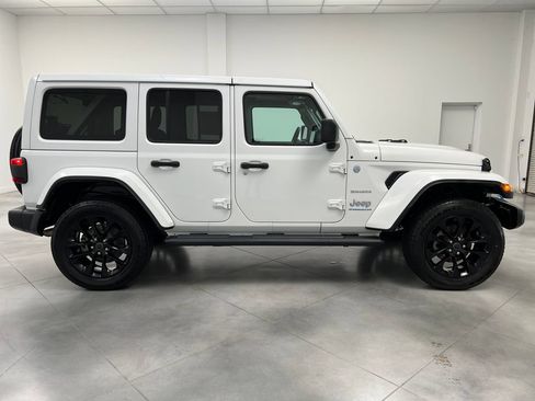 Used 2024 Jeep Wrangler Unlimited Sahara AWD/4WD image 10
