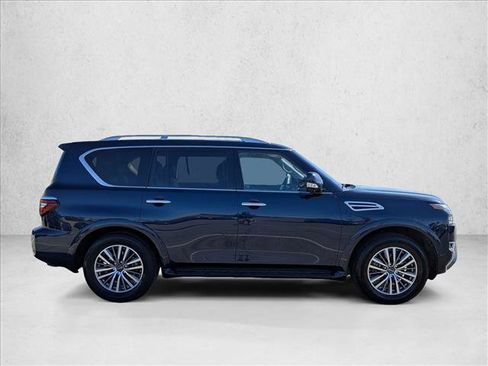 Used 2024 Nissan Armada SL w/ Captain's Chairs Package image 4