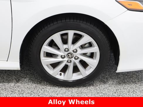 Used 2024 Toyota Camry LE image 5