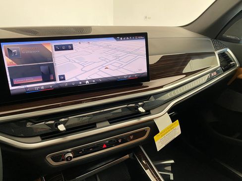 New 2026 BMW X5 xDrive40i w/ Climate Comfort Package image 25