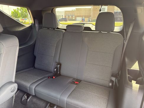 Used 2025 Chevrolet Traverse LT AWD/4WD image 34