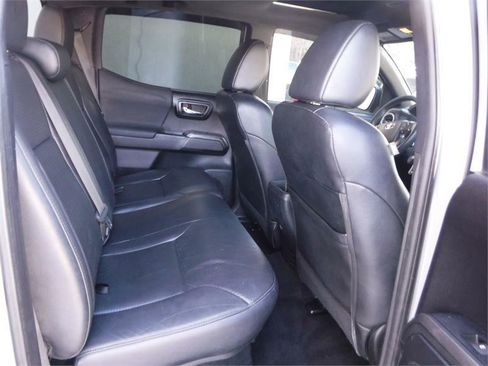 Used 2019 Toyota Tacoma 4x4 Double Cab image 5