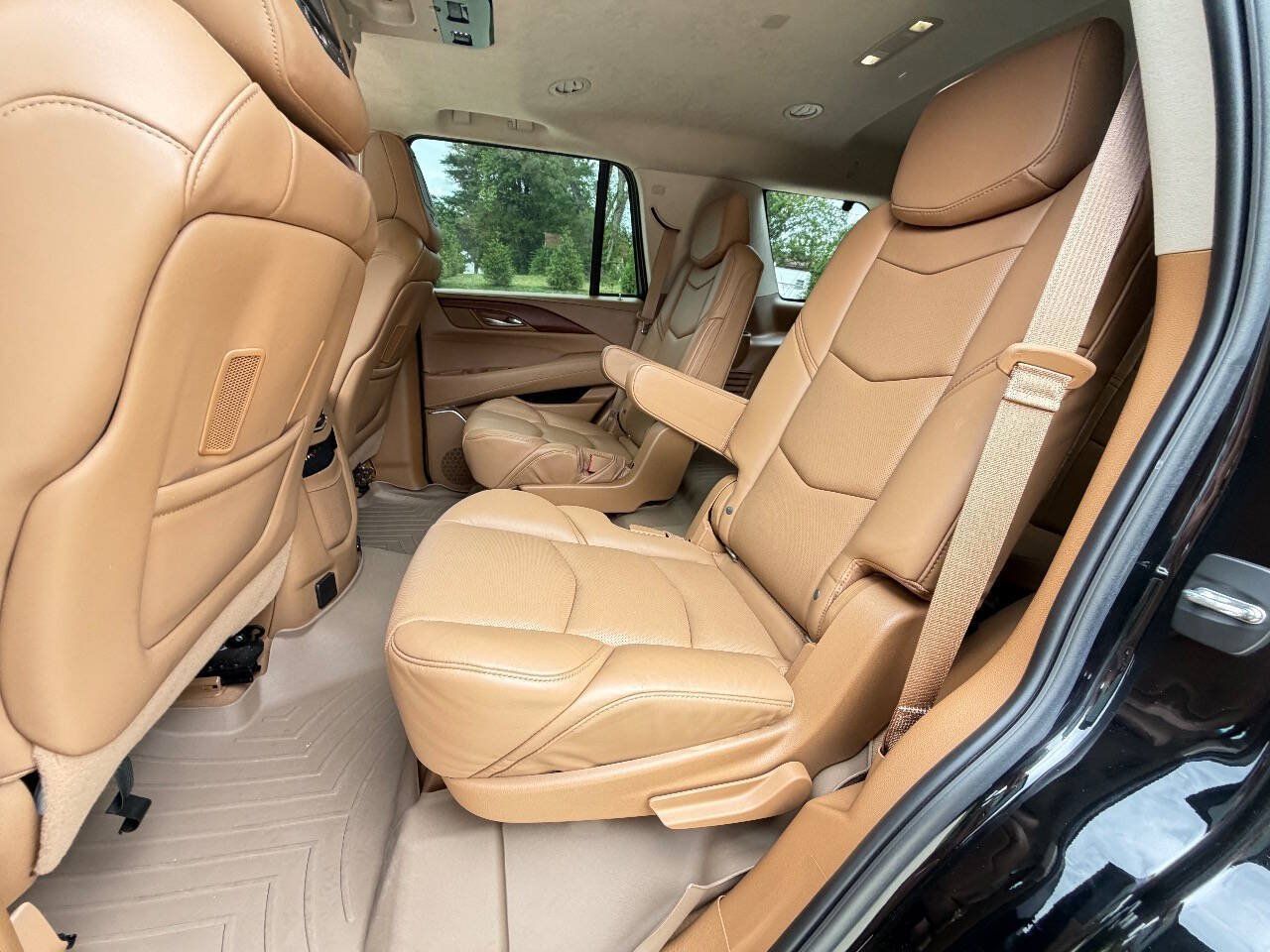 Used 2016 Cadillac Escalade Platinum AWD/4WD image 17