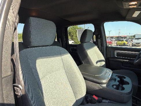 Used 2024 RAM 1500 Warlock RWD image 28