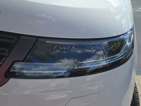 New 2025 Land Rover Range Rover Sport Dynamic SE image 32