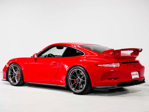 Used 2015 Porsche 911 GT3 RWD image 8
