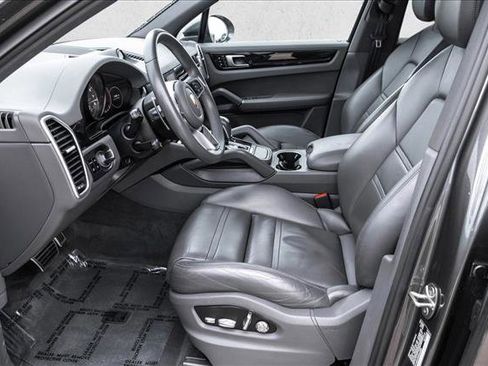 Used 2019 Porsche Cayenne S AWD/4WD image 12
