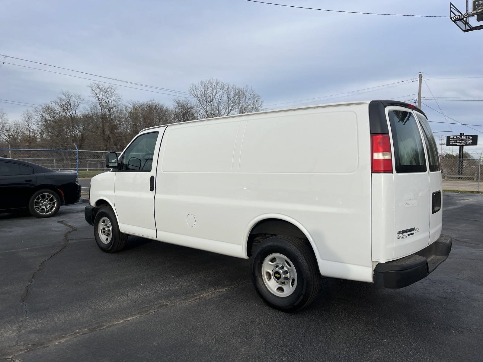 Used 2013 Chevrolet Express 2500 RWD image 3