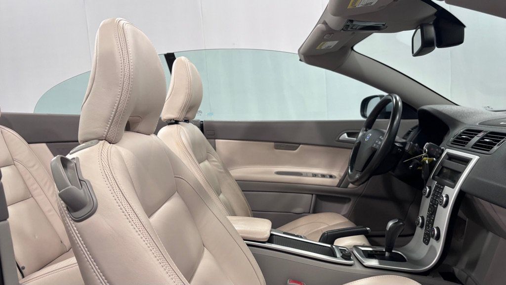 Used 2011 Volvo C70 T5 w/ Multimedia Pkg FWD image 28