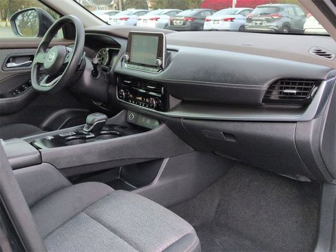 Used 2021 Nissan Rogue SV image 20