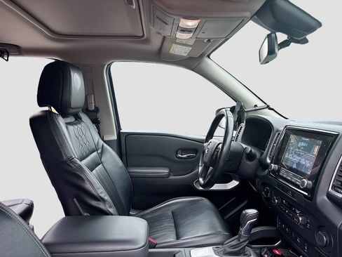 Used 2023 Nissan Frontier SV w/ SV Premium Package AWD/4WD image 26