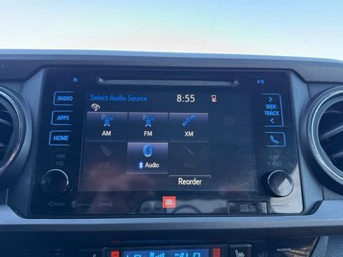 Used 2016 Toyota Tacoma TRD Off-Road AWD/4WD image 16