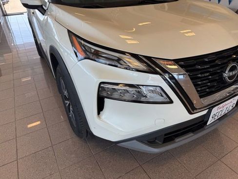 Used 2023 Nissan Rogue SV image 8