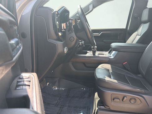 Used 2023 GMC Sierra 1500 SLT w/ SLT Premium Plus Package AWD/4WD image 6