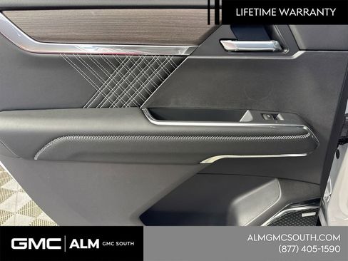 New 2026 GMC Acadia Denali w/ Super Cruise Package FWD image 24