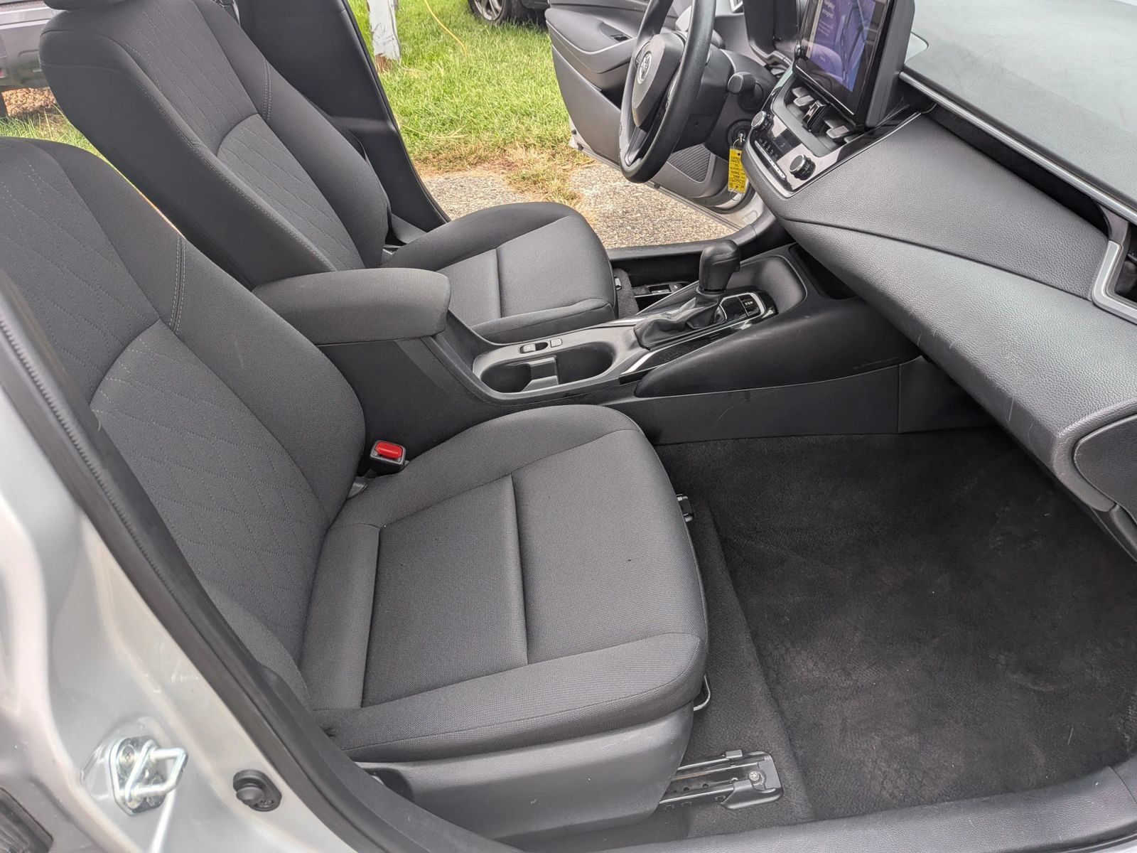 Used 2023 Toyota Corolla LE FWD image 27